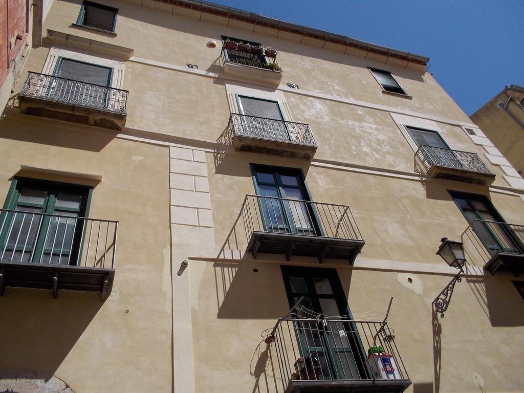 Le Stanze Del Poeta Hotel Salerno Exterior photo